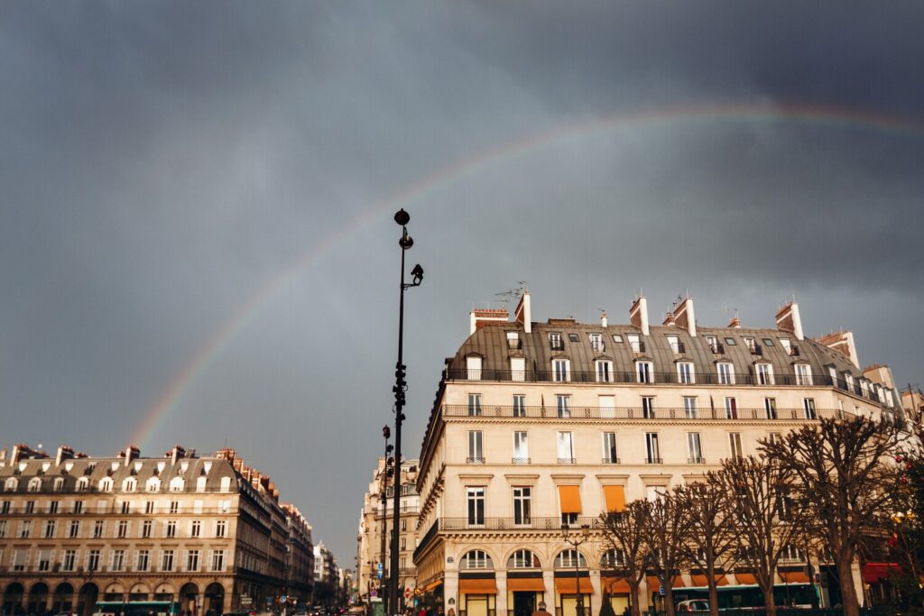 Où investir à Paris en 2024 ? Découvrez les quartiers en baisse !